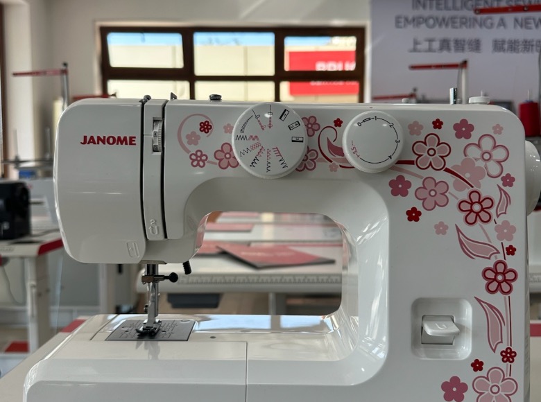 Janome E-line 15
